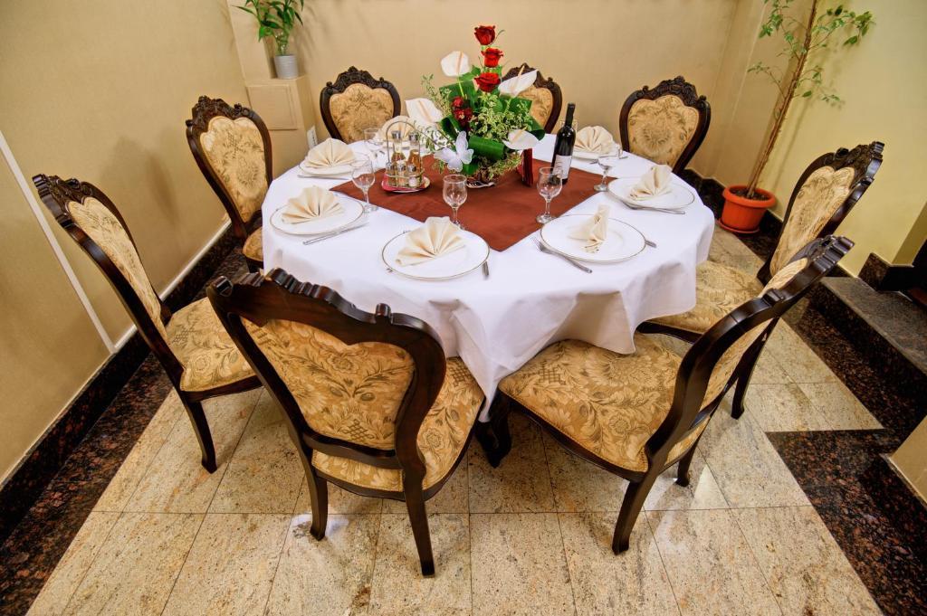 Hotel Carol كونستانتا الغرفة الصورة